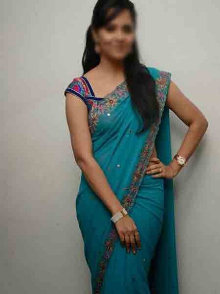 rekha-house-wife-escorts-in-mumbai